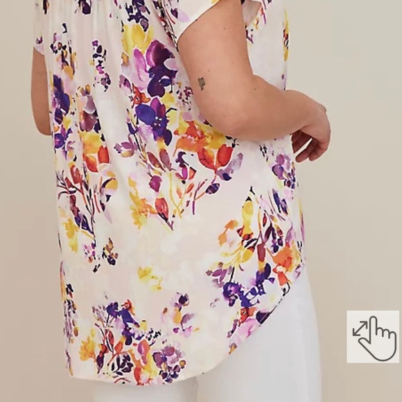 TORRID | Hi-Lo Short Sleeve Blouse - Picture 3 of 4